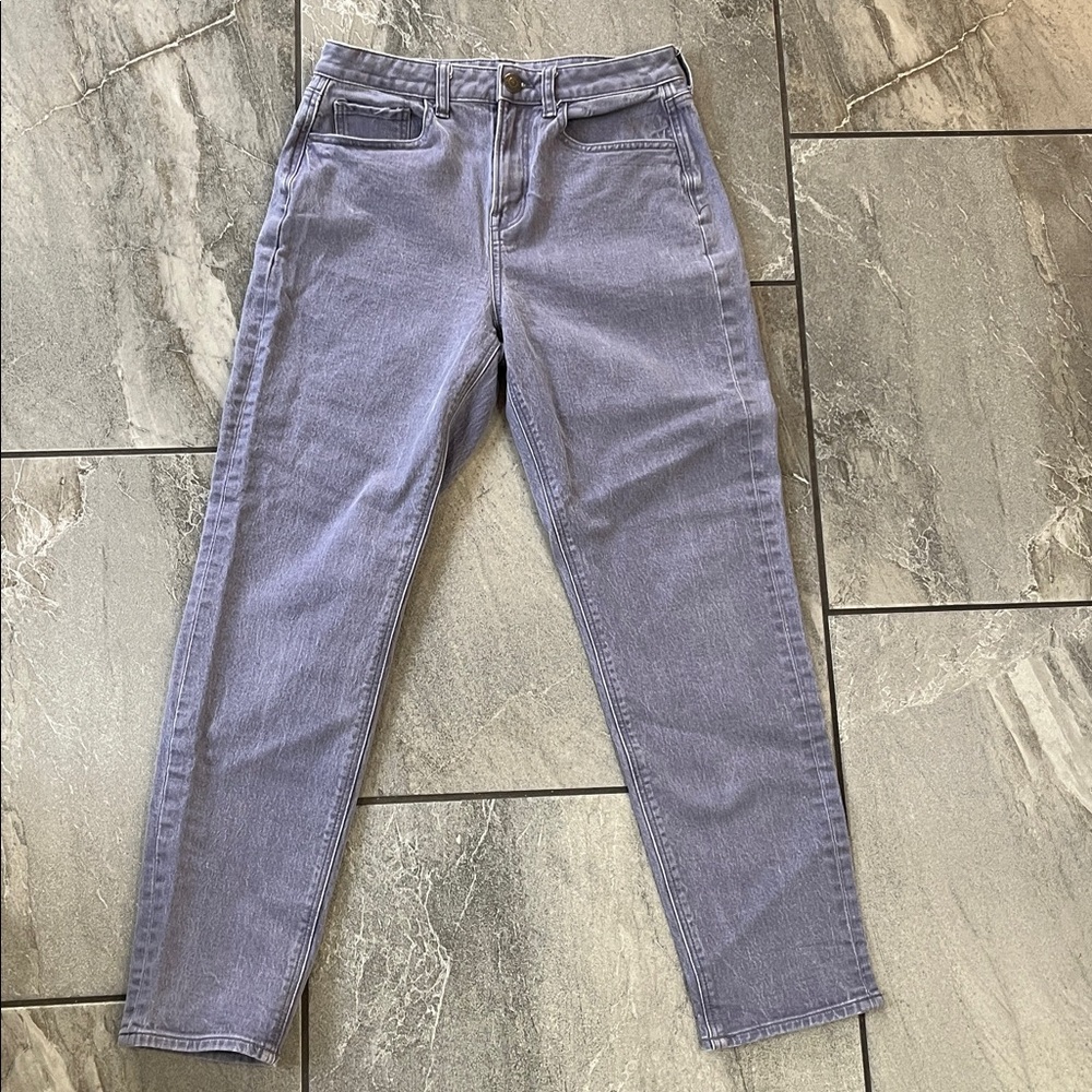 🤍American Eagle Mom Jeans size 4 Grey Wash 99% Cotton